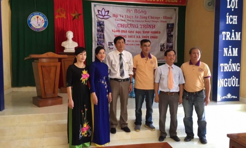 Đồng phục Hế Lô vươn xa trên thế giới