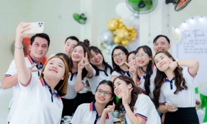 Bí quyết chọn mẫu áo đồng phục phù hợp với túi tiền của bạn